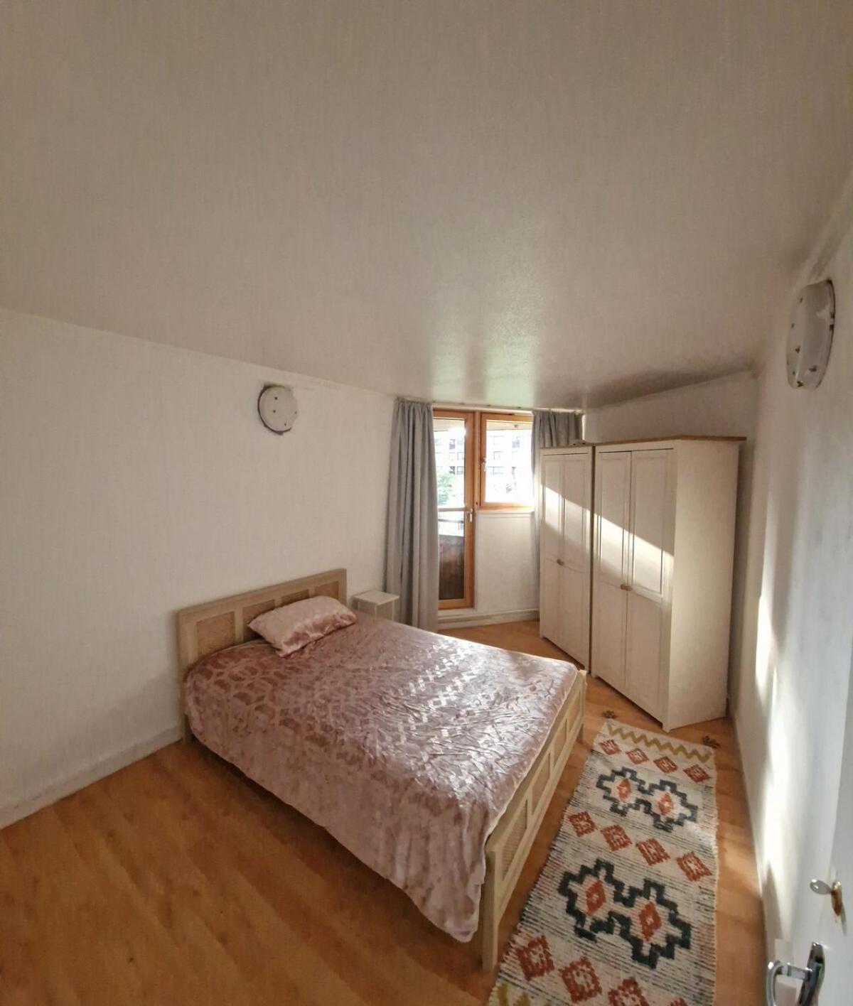 New Listing- 2 Bedroom Riverside Chelsea Appartement *